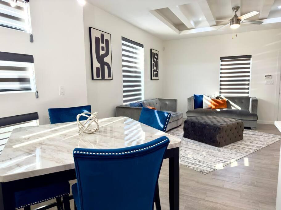 Brand New Apt! Close To The Mall *